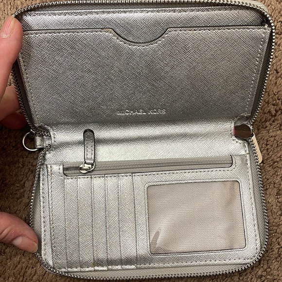 Michael Kors silver wristlet wallet - Picture 6 of 9